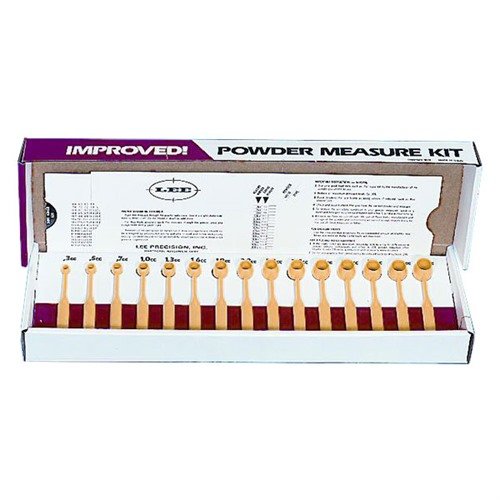 Il kit Lee Powder Measure Dipper include 15 misurini graduati da .3cc a 4.3cc, con una scheda scorrevole per la corretta dosatura della polvere.