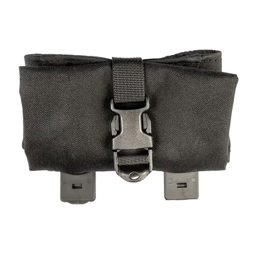 Il Roll Up Dump Pouch di Grey Ghost Gear offre spazio extra per il tuo equipaggiamento, si arrotola per una facile conservazione e si attacca a qualsiasi webbing MOLLE/PALS.