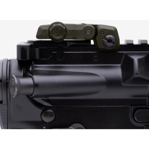 Il MBUS 3 di Magpul è un mirino posteriore leggero e resistente, con sistema di apertura rapida, altezza standard AR e design compatto per un'ottima versatilità.