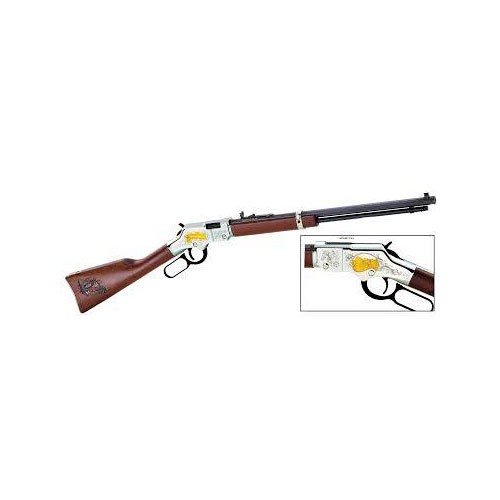 Il fucile Goldenboy American Farmer Ed. 20in 22 LR presenta incisioni uniche in oro 24 kt, un calcio decorato e una canna blu per un omaggio ai veri pilastri della società.