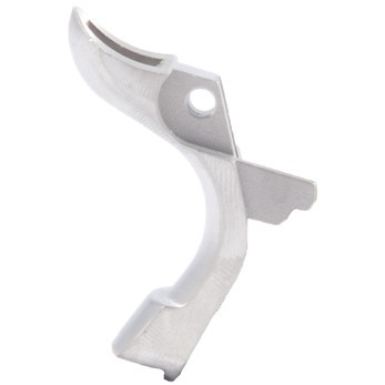 La 1911 Beavertail Grip Safety di Les Baer Custom abbassa la pistola nella tua mano, riducendo il rinculo e migliorando la precisione, con un pad di contatto per una maggiore sicurezza.