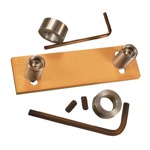 Il #350D Adjustable Comb Hardware consente regolazioni infinite della testa per un'ottimale adattabilità in ogni situazione di tiro, con quattro direzioni di regolazione.