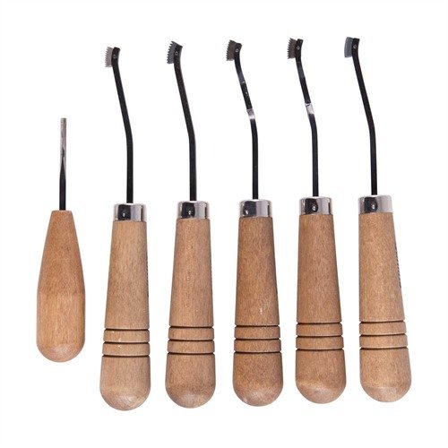 Il CAMP PERRY CHECKERING SET di GUNLINE offre strumenti di alta qualità per lavori di checkering su legno, con manici ergonomici e cutter precisi per risultati impeccabili.