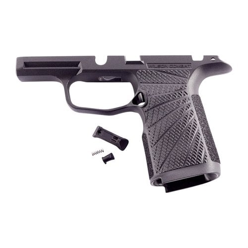 I grip module WCP365/WCP365 XL di Wilson Combat offre miglioramenti ergonomici, controllo del rinculo e compatibilità con luci, per un'ottima esperienza di tiro.