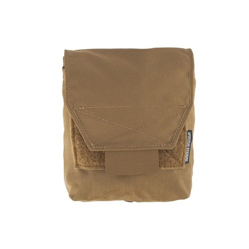 La JSTA Pouch offre una soluzione salvaspazio con scomparti impilati, compatibilità MOLLE e inserti Velcro per riviste e utility, perfetta per cinturoni e piattaforme.