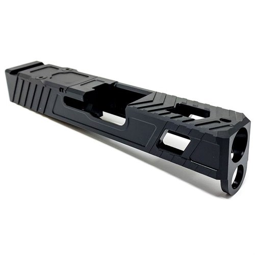 Il Marksman V4 Slide per Glock G26 Gen3/4 è realizzato in acciaio inox 17-4, compatibile con ottiche RMR e offre resistenza a usura e corrosione.