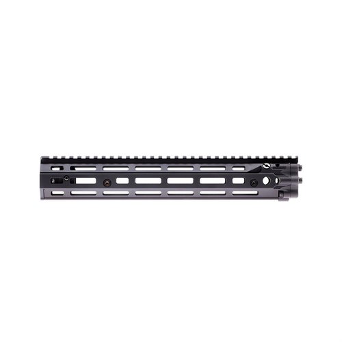 Il sistema RIS III di Daniel Defense offre un design leggero e versatile con attacchi M-LOK su 7 superfici, costruzione in alluminio e compatibilità con RIS II.