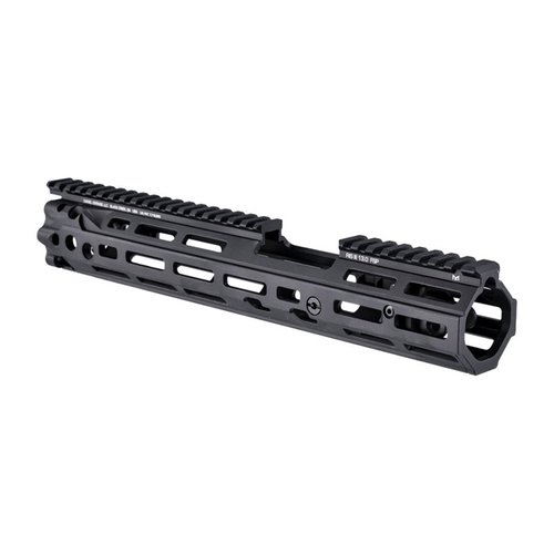 Il sistema RIS III di Daniel Defense offre un design a due pezzi leggero, costruzione in alluminio aeronautico, 7 punti di attacco M-LOK e compatibilità con RIS II.