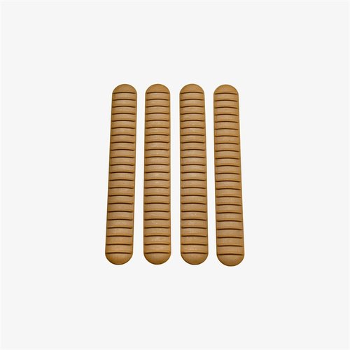 Le M-LOK Rail Covers di B5 SYSTEMS offrono una presa sicura e resistenza al calore, adattandosi a molteplici rail e handguard, vendute in confezioni da 4.