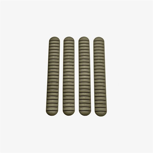 Le M-LOK Rail Covers B5 SYSTEMS offrono una presa sicura e resistenza al calore, adattandosi a diverse rail e handguards, vendute in confezioni da 4.