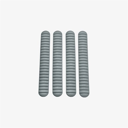 I M-LOK® Rail Covers di B5 SYSTEMS offrono una presa sicura, resistenza al calore e si adattano a diversi tipi di rail. Venduti in confezioni da 4.