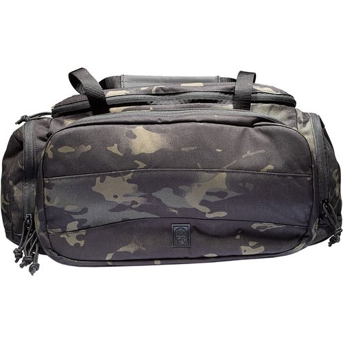 La RANGE BAG Multicam Black di Grey Ghost Gear offre spazio organizzato, resistenza in nylon 500D, e un'area di lavoro con magnete per piccoli pezzi metallici.