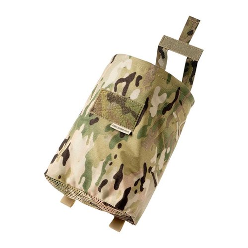 Il pouch ESD Sap Bucket offre una soluzione innovativa per la ritenzione dell'attrezzatura, drenando rapidamente sabbia, acqua e neve, e si ripiega in modo compatto.
