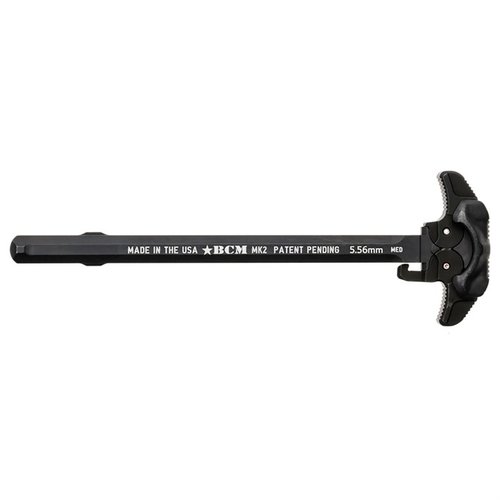 Il BCM MK2 Charging Handle offre un design ambidestro, canali di sfiato per il gas e una superficie di presa senza punti di schiacciamento, garantendo prestazioni superiori.