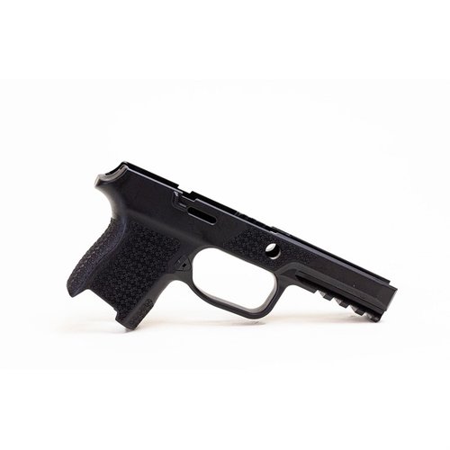 Il modulo di presa ibrido Amend2® S300™ per Sig Sauer® P320® offre compatibilità con caricatori P365®, slitte complete e accessori, garantendo versatilità e rapidità.