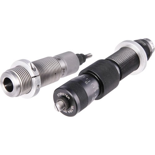 Il set di die Forster include l'Ultra Micrometer Seater e un Full Length Sizing Die, garantendo precisione nella regolazione della profondità di caricamento.