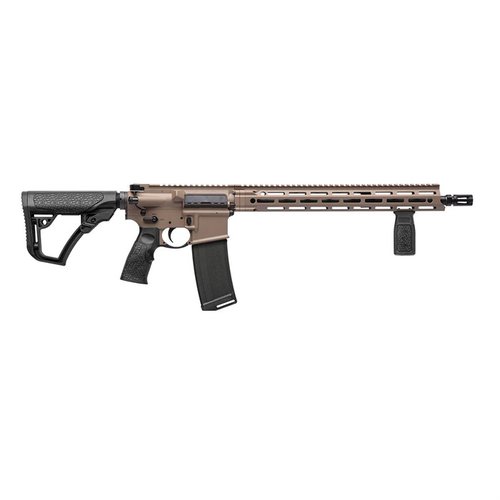 Il DDM4 V7 offre un sistema a gas mid-length per un funzionamento affidabile, un handguard MFR XS 15.0 leggero e punti di attacco M-LOK per accessori modulari.