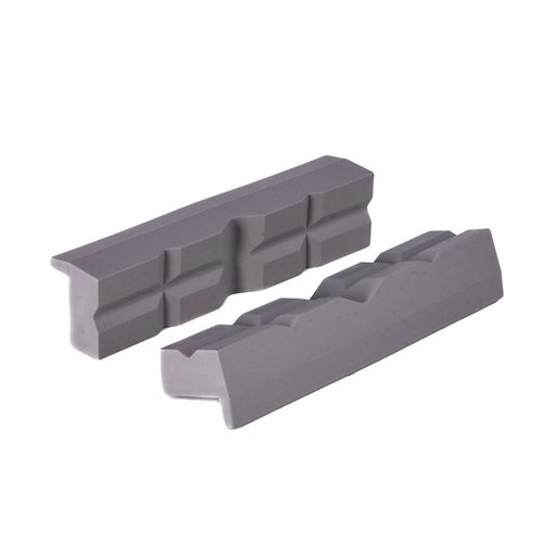 Le ganasce intercambiabili Brownells per il banco da lavoro offrono una presa sicura su pezzi delicati senza danneggiarli, personalizzando il tuo banco per ogni progetto.