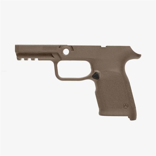 Il grip frame EHG SG9 per SIG Sauer P320 Compact offre un design ergonomico, un magazine well flared, e una superficie testurizzata per una presa sicura.