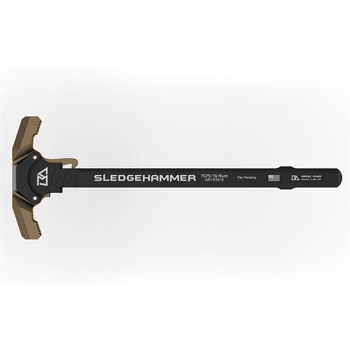 Il Sledgehammer AR-15 Charging Handle offre durata in alluminio 7075-T6, maniglie larghe per un caricamento rapido e funzionalità anti-gas per un'esperienza ottimale.