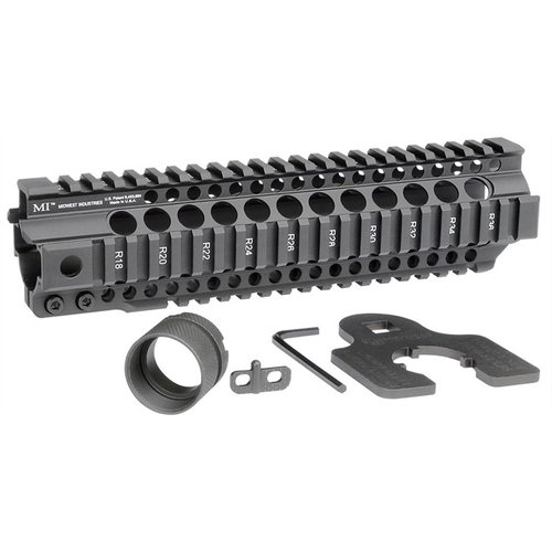 Il handguard AR-15 Combat T-Series offre un design monolitico, compatibilità con upper standard, e materiali di alta qualità, garantendo robustezza e precisione.