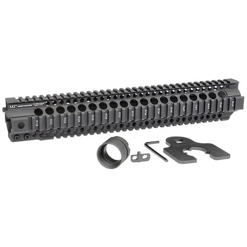 Il handguard AR-15 Combat T-Series offre una costruzione in alluminio anodizzato, rotaie Picatinny di alta qualità e un design monolitico per una maggiore stabilità.