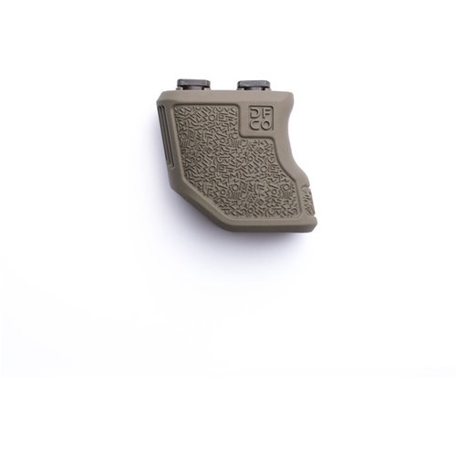 Il TIGER CLAW M-LOK offre un'impugnatura angolata di 10 gradi, ergonomica e in nylon, migliorando la gestione del rinculo e le transizioni tra i bersagli.