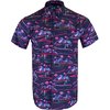 La RETRO RIFLE SHORT SLEEVE BUTTON DOWN SHIRT è leggera e traspirante, realizzata in 97% Polyester e 3% Spandex, perfetta per il comfort e lo stile.