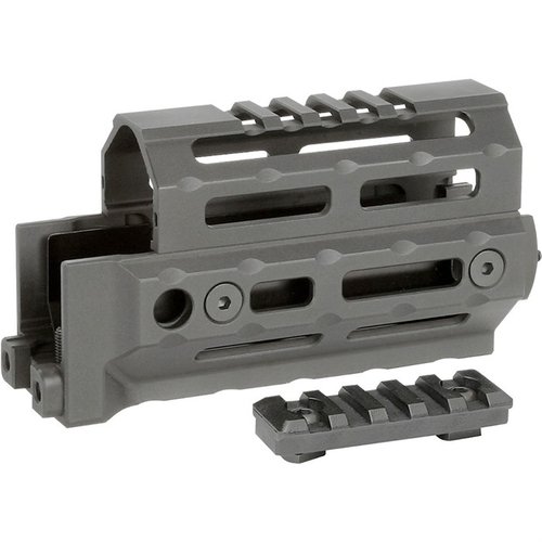 Il handguard M-LOK AK Alpha Series Krink offre robustezza, design leggero in alluminio anodizzato, punti QD per slinga e compatibilità con AK Krinks.