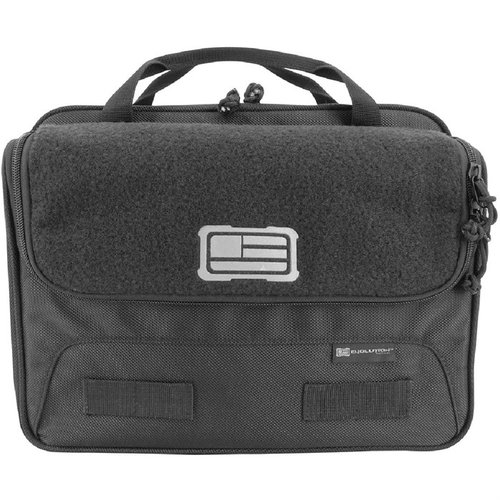 La 1680 Tactical XL Double Pistol Case offre una costruzione robusta in 1680D, doppio scomparto per 2 pistole, maniglie per il trasporto e MOLLE per personalizzazione.