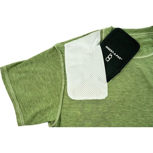La T-shirt BOB ALLEN con Insert-A-Pad offre un materiale morbido e resistente, tessuto traspirante, e un pad per assorbire il rinculo, disponibile in vari colori e taglie.
