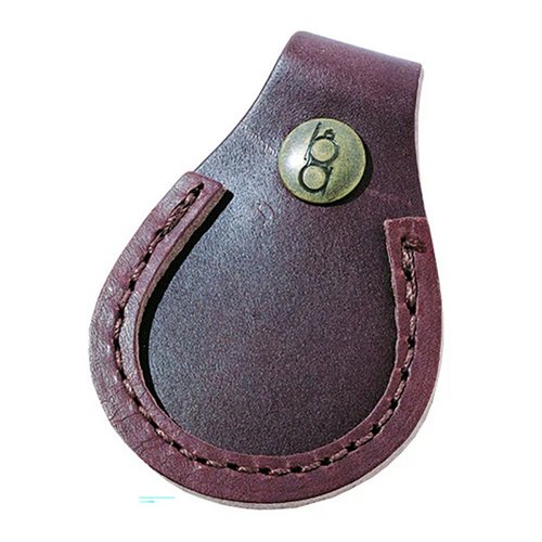 Il GUN TOE REST di BOB ALLEN è realizzato in pelle marrone pesante, con un sistema a tab e snap per adattarsi perfettamente ai lacci delle scarpe.