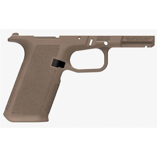 Il grip EHG RG9 di Magpul per Ruger RXM offre una presa ergonomica, flared mag well per ricariche rapide e compatibilità con parti Gen3 per personalizzazione.