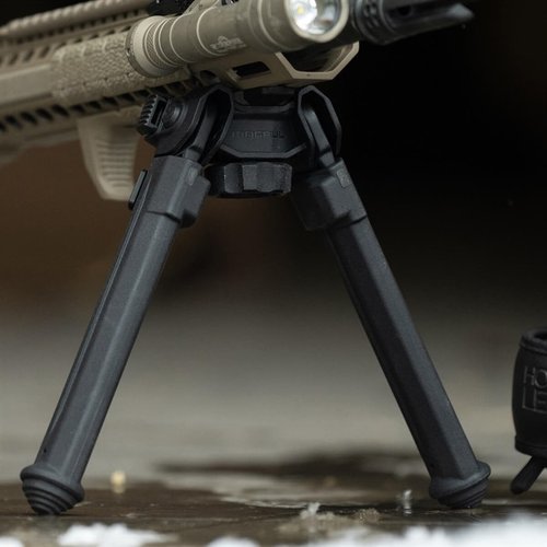 Il MOE QD Bipod per M-LOK è leggero, facile da installare senza attrezzi e offre stabilità con piedi antiscivolo, estendendosi da 7