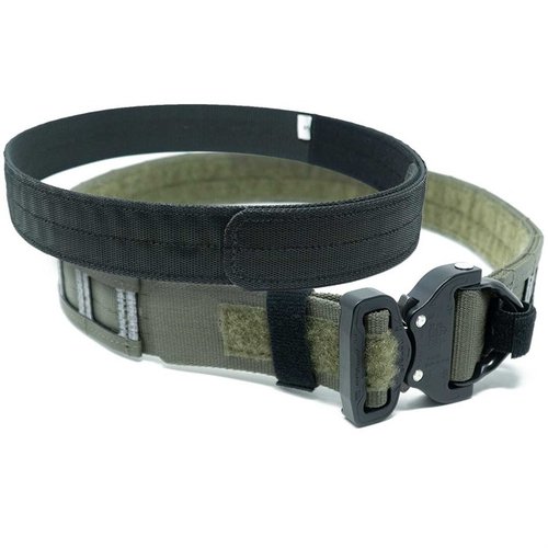 Il GBRS Group Assaulter Belt System V3 offre un sistema a 2 cinture leggero e flessibile, con robusta capacità di carico e compatibilità MOLLE per attrezzature e fondine.
