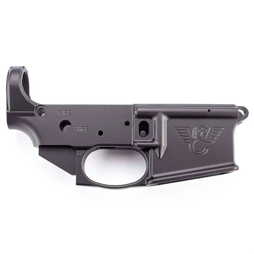 Il LOWER RECEIVER W/CLOSED TRIGGER GUARD per AR-15 di Wilson Combat è realizzato in alluminio 7075-T6, anodizzato per resistenza e durata, con guardia del grilletto chiusa.