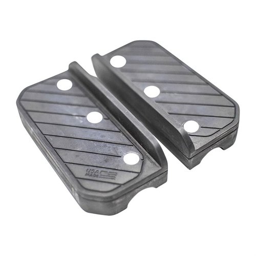 Le VISE SOFT JAWS AK di OTIS proteggono il tuo fucile AK in morsa, sono resistenti a olio e solventi, e si adattano perfettamente ai fucili AKM.