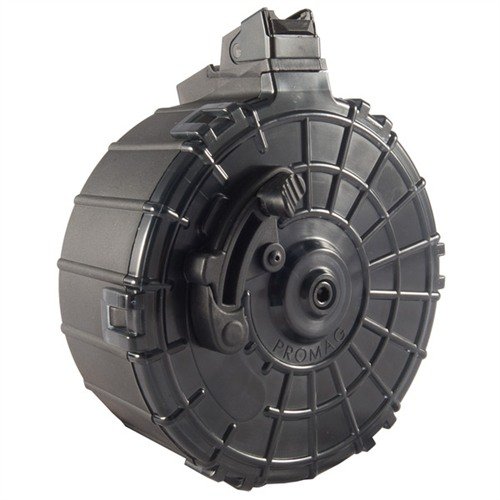 Il caricatore a tamburo SAIGA 12 da 20 colpi è ideale per competizioni, realizzato in polimero resistente, con copertura per la pulizia e assistenza al caricamento.