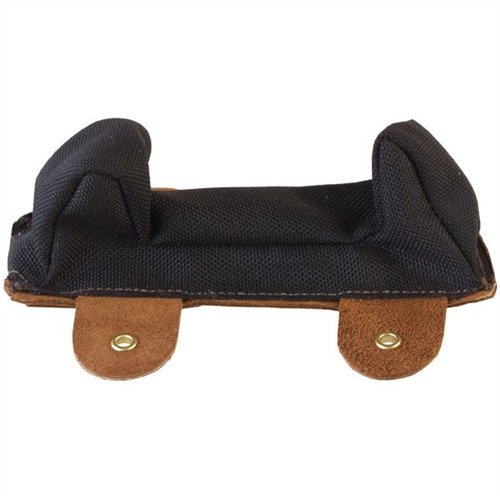 Il NO. 3C Wide Cordura Owl Ear Front Bag offre una base in suede e sistema di fissaggio, garantendo stabilità e precisione per i tiratori di bench rest.