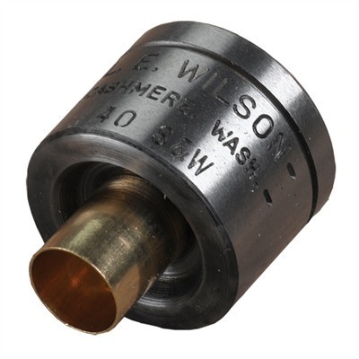 I Wilson Trimmer Case Holders garantiscono un supporto sicuro per il taglio e la lavorazione delle cartucce, facilitando il reaming, il deburring e la rimozione del crimp.