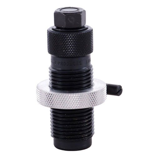 Il Universal Bullet Puller di Forster è compatibile con presse standard e Co-Ax, rimuovendo facilmente i proiettili da quasi tutte le cartucce. Collets venduti separatamente.