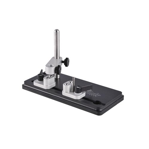 Il Sinclair Concentricity Gauge è facile da usare, preciso e durevole, accetta casi fino a 50 BMG e offre regolazioni rapide per misurazioni accurate.