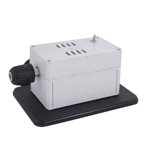 Il Sinclair Power Center rende la preparazione delle munizioni rapida e uniforme, grazie a un motore potente e silenzioso, riducendo il tempo e lo sforzo.