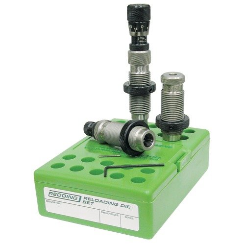 Il Redding National Match Die Set è ideale per tiratori seri, include un Full Length Sizing Die, Taper Crimp Die e Competition Bullet Seater per prestazioni superiori.