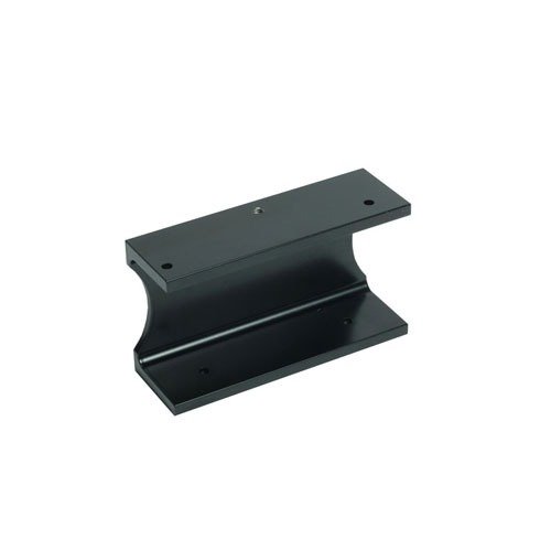 I supporti per trimmer Sinclair offrono un'altezza comoda per il lavoro e possono essere fissati facilmente, rendendo l'uso del Wilson Case Trimmer più efficiente.