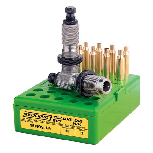 Il set di die Redding Deluxe 3-DIE, 28 Nosler offre die in acciaio di alta qualità per un'accuratezza eccezionale e una durata garantita, perfette per qualsiasi camera standard.