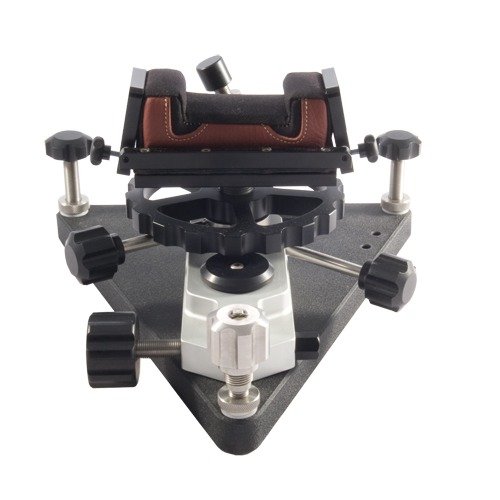 Il Sinclair Competition Shooting Rest offre una piattaforma ambidestra, pesante e mobile con regolazioni precise per la massima accuratezza nelle competizioni.