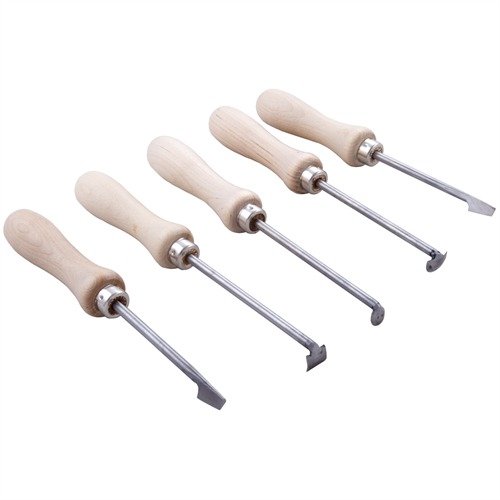 Gli STOCK INLETTING TOOLS di ROYAL ARMS rimuovono con precisione piccole quantità di legno in spazi ristretti, grazie all'acciaio 1095 e al design ergonomico.