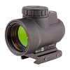 Il Trijicon MRO Green Dot Reflex Sight offre un reticolo verde brillante, 8 impostazioni di luminosità e una durata della batteria di 5 anni, ideale per ambienti difficili.