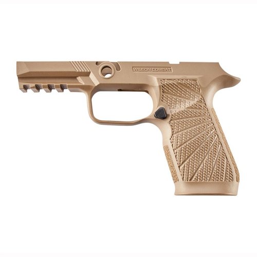 Migliora il tuo tiro con il grip module WCP320 di Wilson Combat per SIG P320, che offre maggiore controllo, riduzione del rinculo e comfort ergonomico.